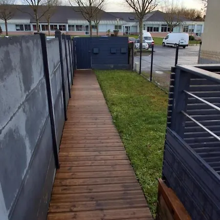 Gite La Maison Du 37 Avec Terrasse Et Jardinet Breteil Exterior photo